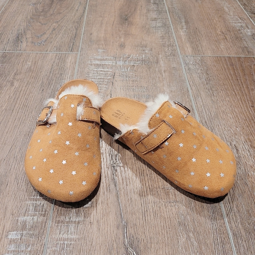 GAP Kids slip-on moccasin shoe Size 11
